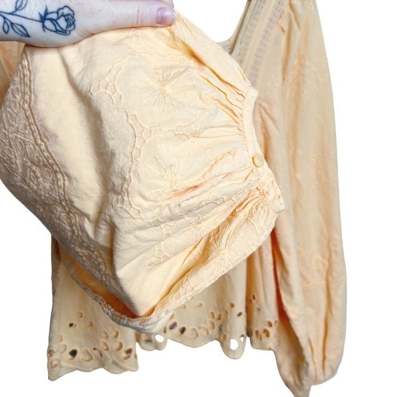 NWT Universal Thread Peach Eyelet Square Neck Long Sleeve Crop Blouse Women - Picture 6 of 16